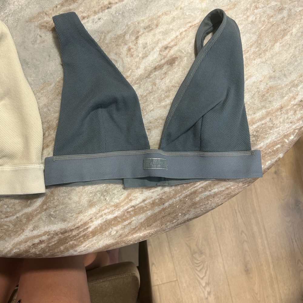 🩶 SKIMS Fits Everybody Triangle Bralette (Size L – Blue)